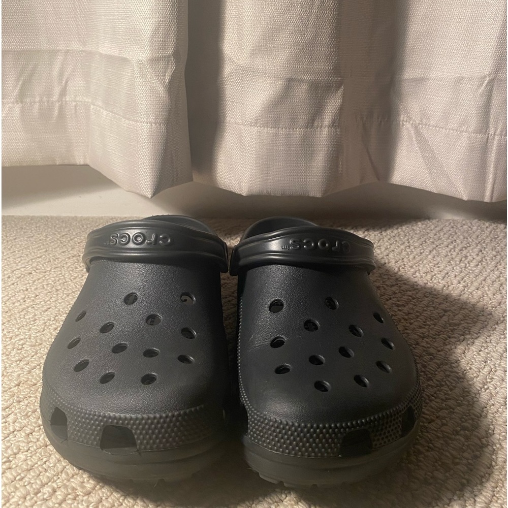 Black crocs